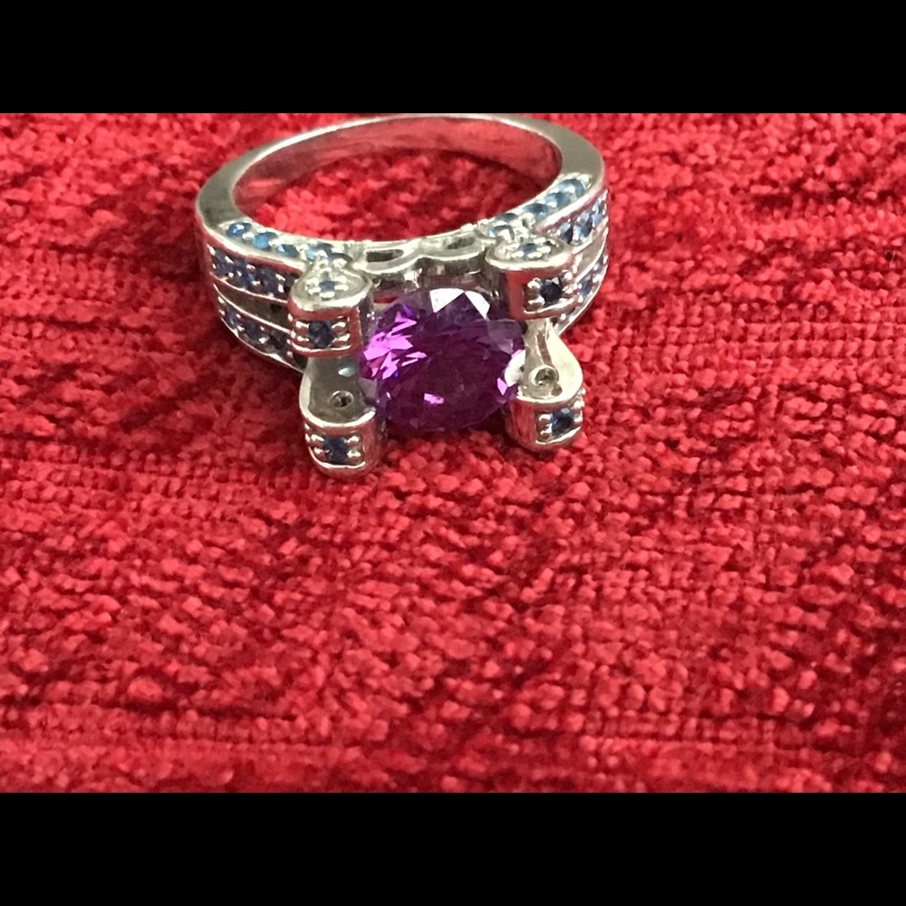 Ring. - Picture 3 of 3